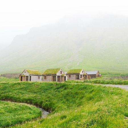 Mulafossur Cottages By Famous Waterfall In Gasadalur Eksteriør billede