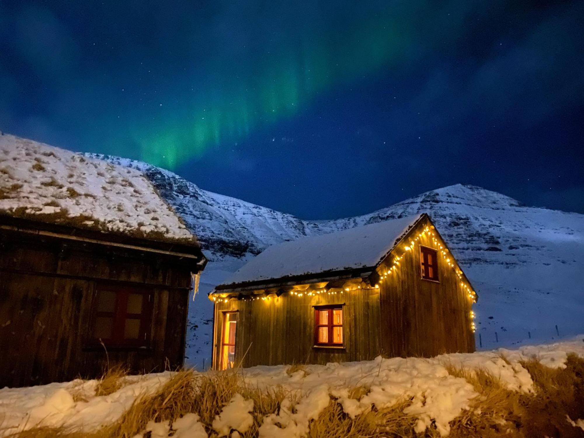 Mulafossur Cottages By Famous Waterfall In Gasadalur Eksteriør billede