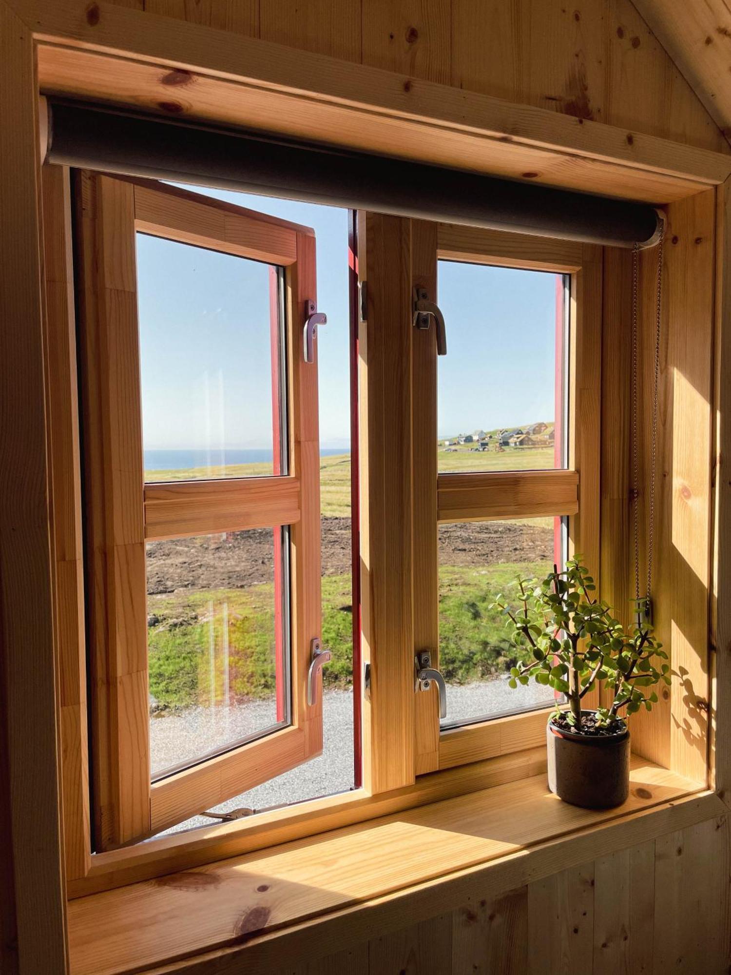 Mulafossur Cottages By Famous Waterfall In Gasadalur Eksteriør billede