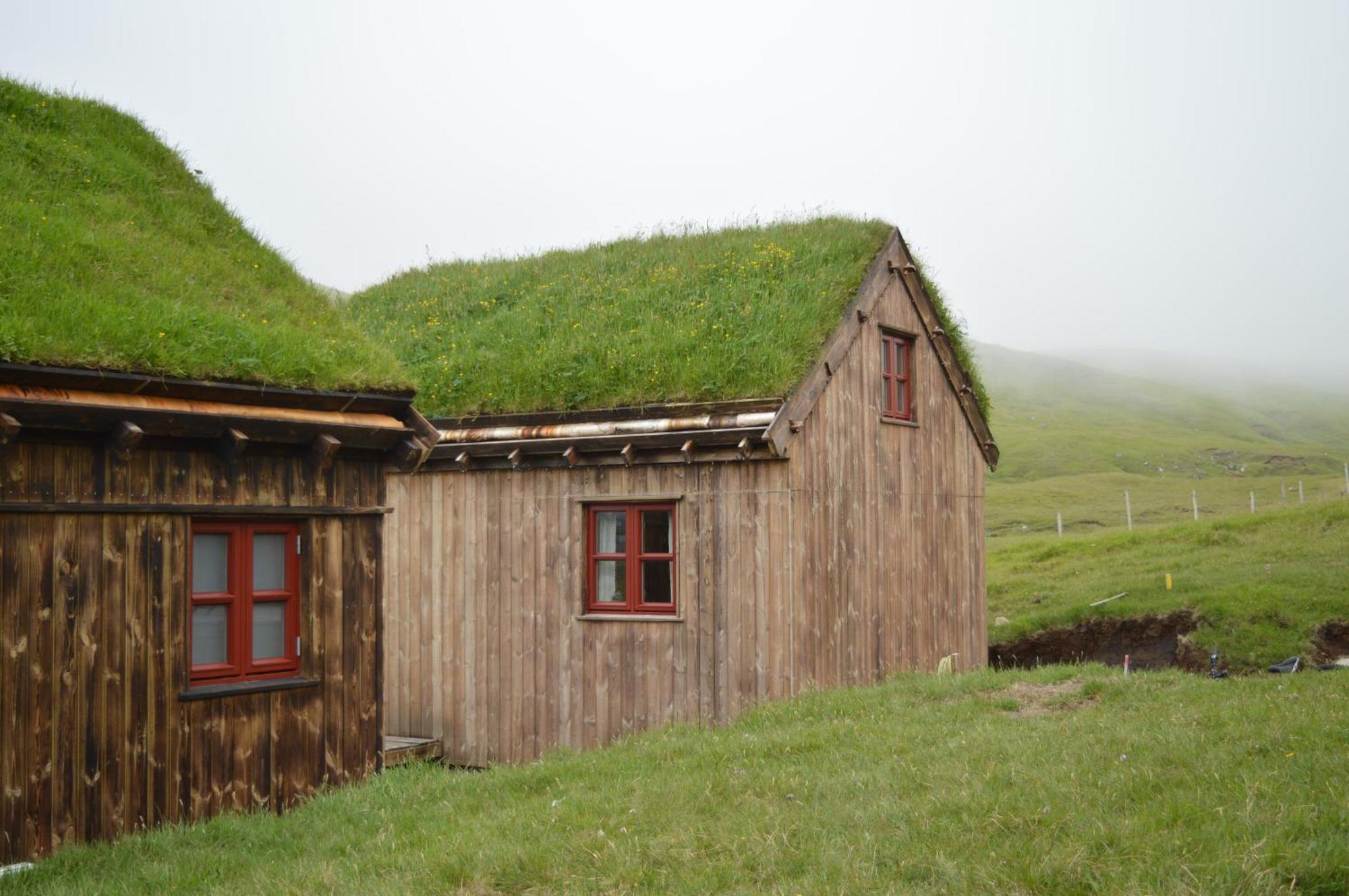 Mulafossur Cottages By Famous Waterfall In Gasadalur Eksteriør billede