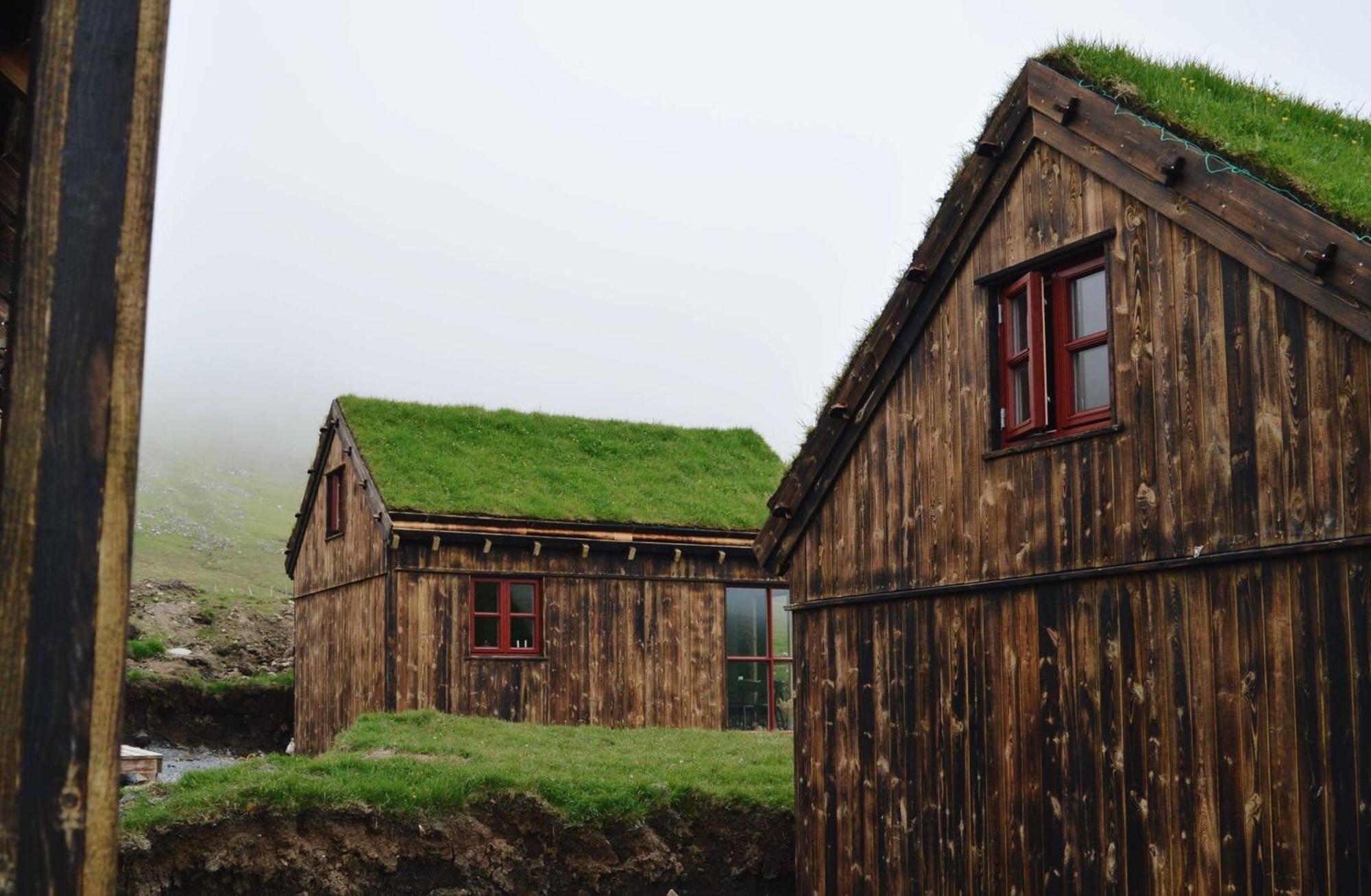 Mulafossur Cottages By Famous Waterfall In Gasadalur Eksteriør billede