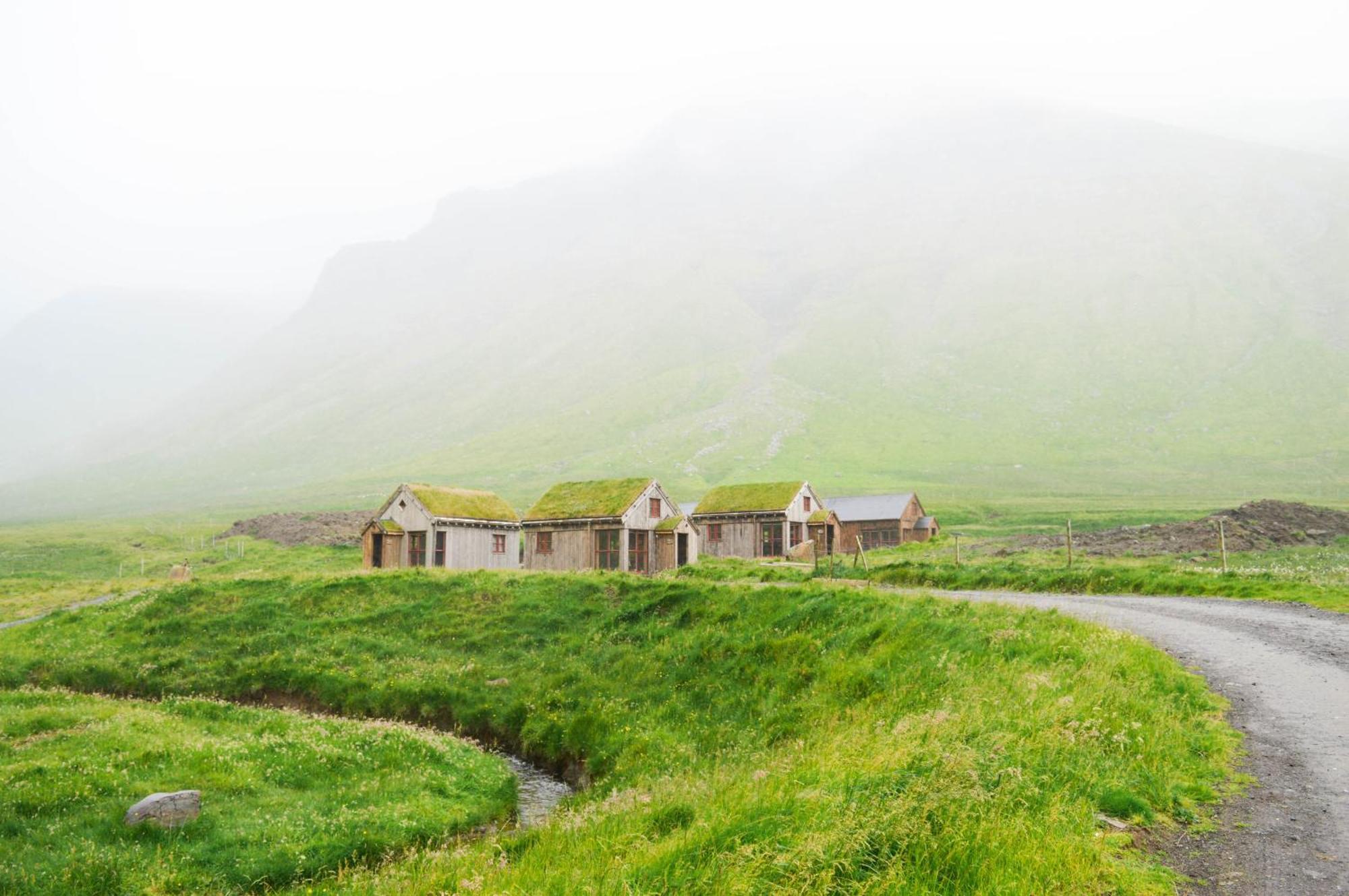 Mulafossur Cottages By Famous Waterfall In Gasadalur Eksteriør billede