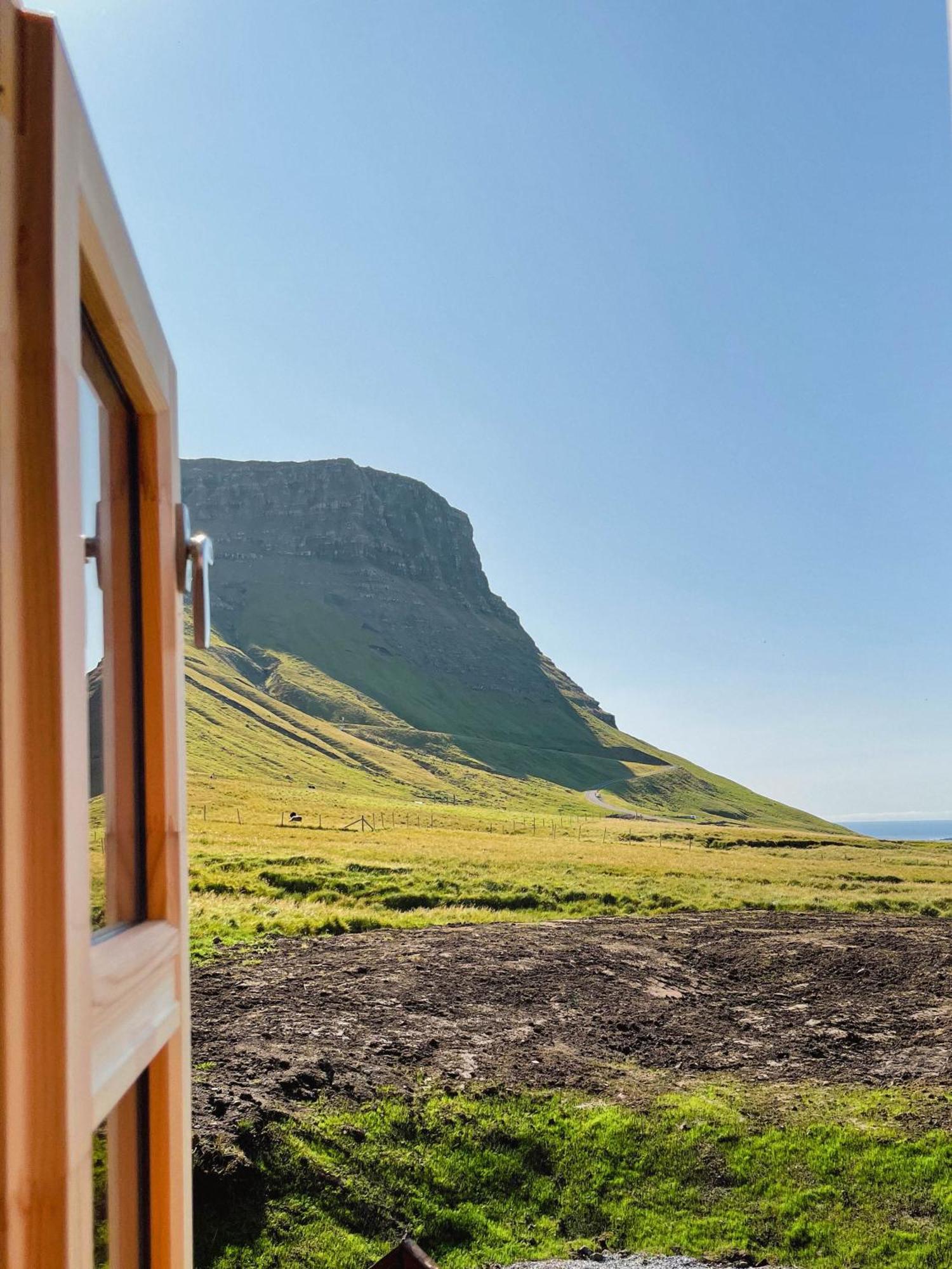 Mulafossur Cottages By Famous Waterfall In Gasadalur Eksteriør billede