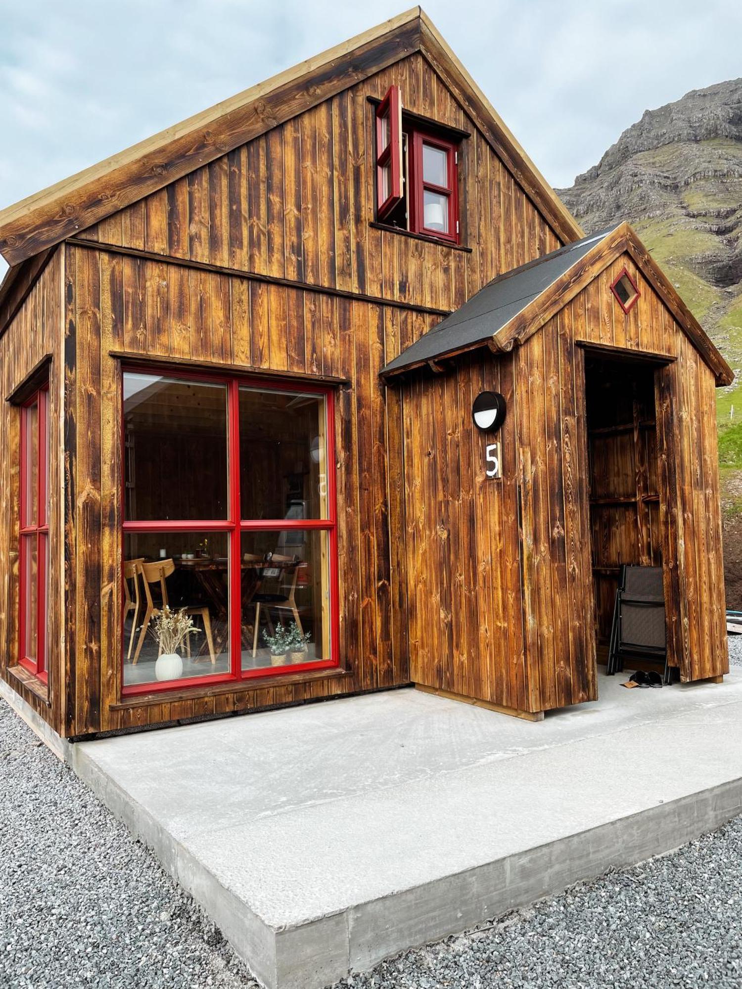 Mulafossur Cottages By Famous Waterfall In Gasadalur Eksteriør billede